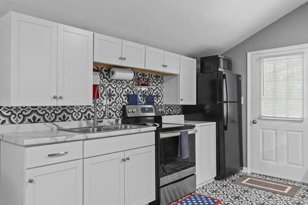 87 White Oak Lane Morehead KY 40351