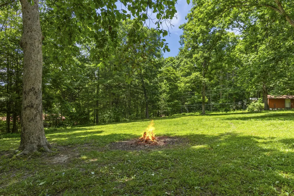 87 White Oak Lane Morehead KY 40351