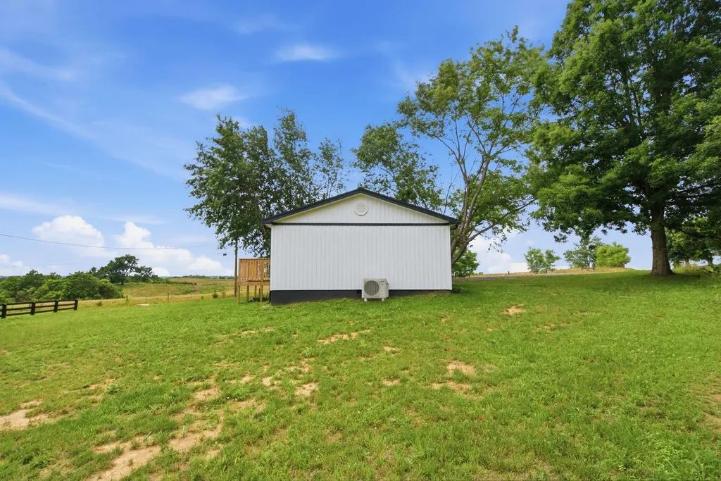 9347 Rich-lan Road Sharpsburg KY 40374