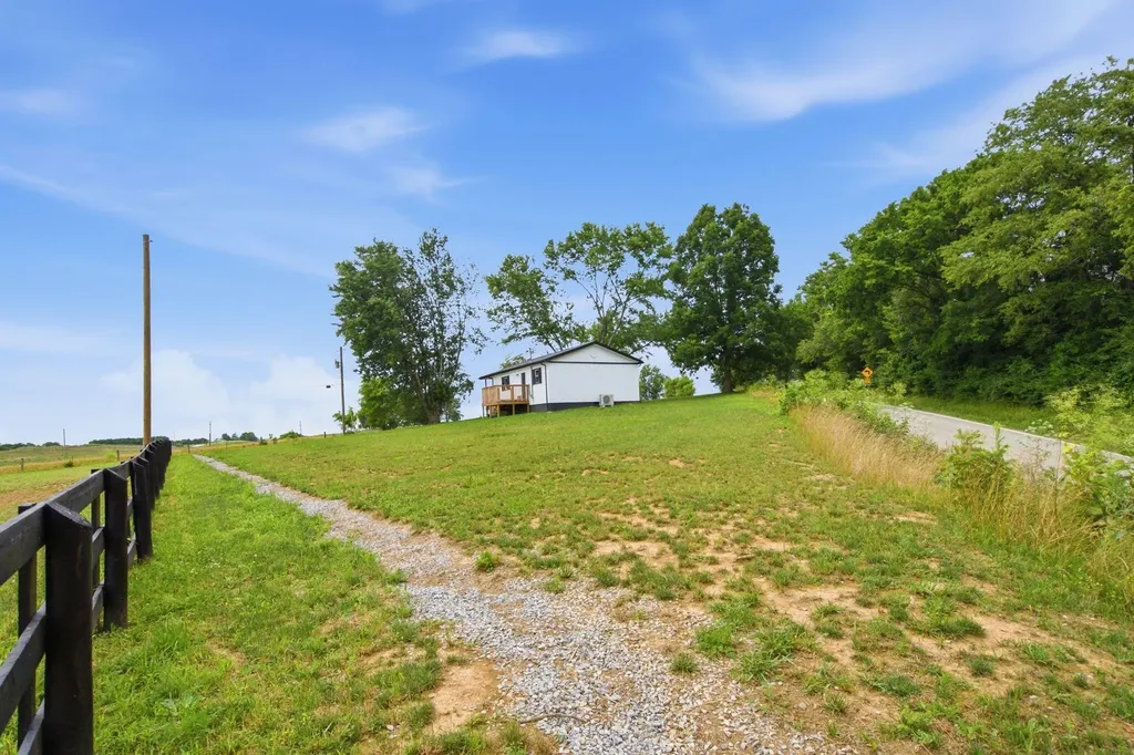 9347 Rich-lan Road Sharpsburg KY 40374