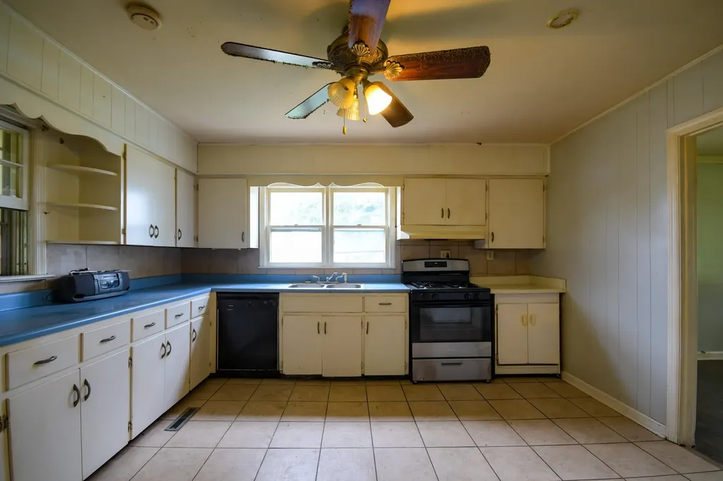 550 Bedford Road Jeffersonville KY 40337