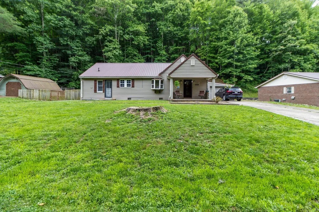669 Whitaker Street Morehead KY 40351