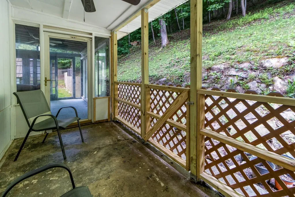 669 Whitaker Street Morehead KY 40351