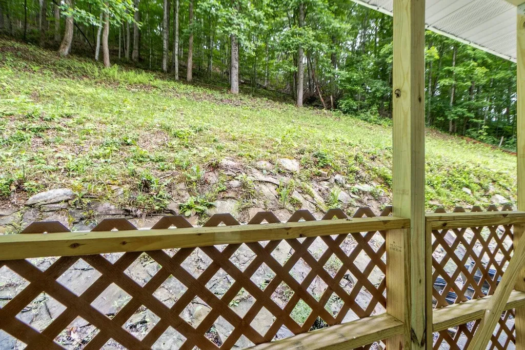 669 Whitaker Street Morehead KY 40351