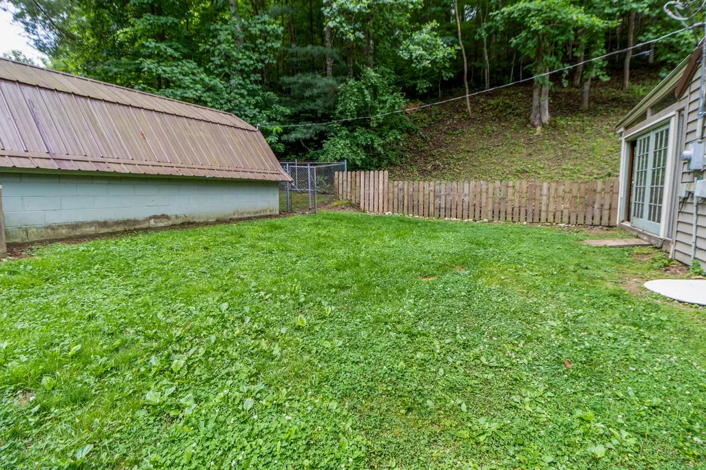 669 Whitaker Street Morehead KY 40351