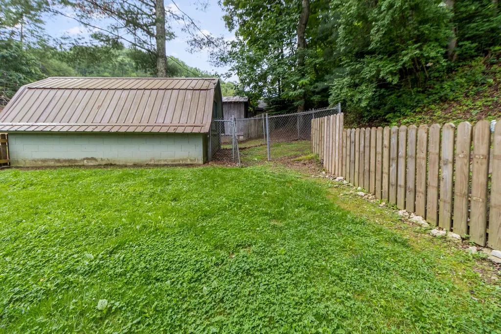 669 Whitaker Street Morehead KY 40351