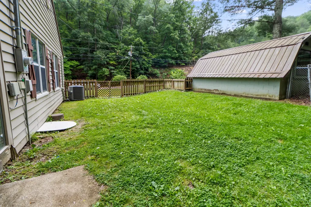 669 Whitaker Street Morehead KY 40351