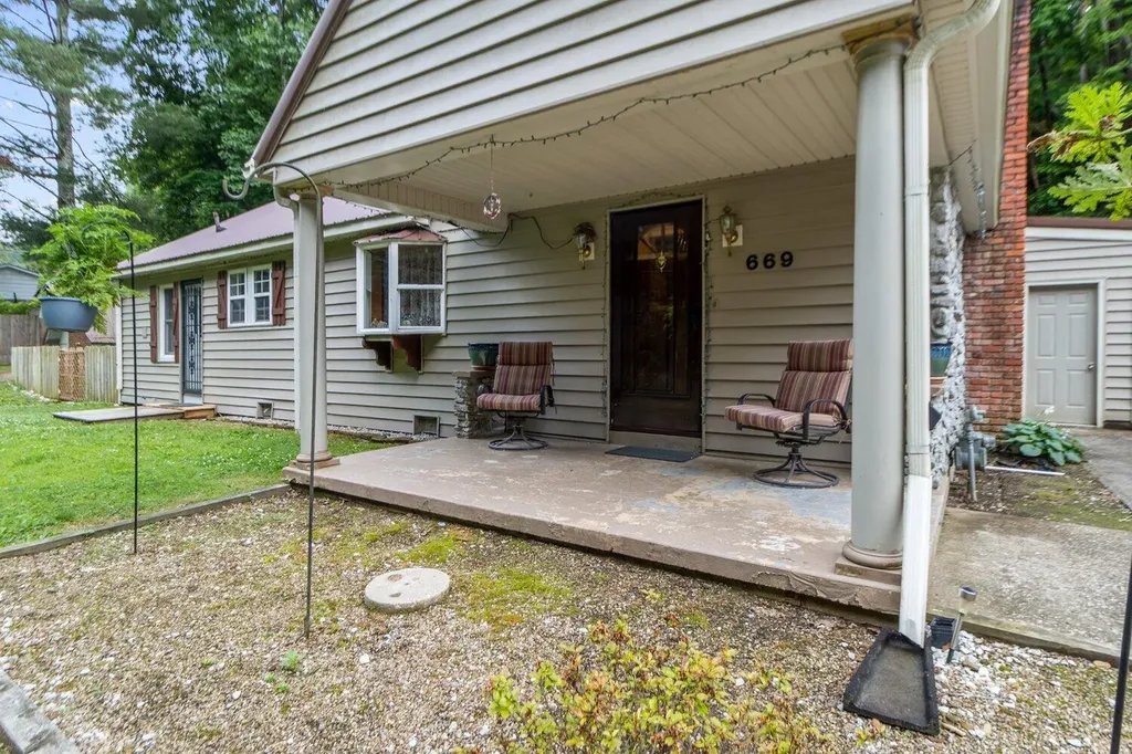 669 Whitaker Street Morehead KY 40351