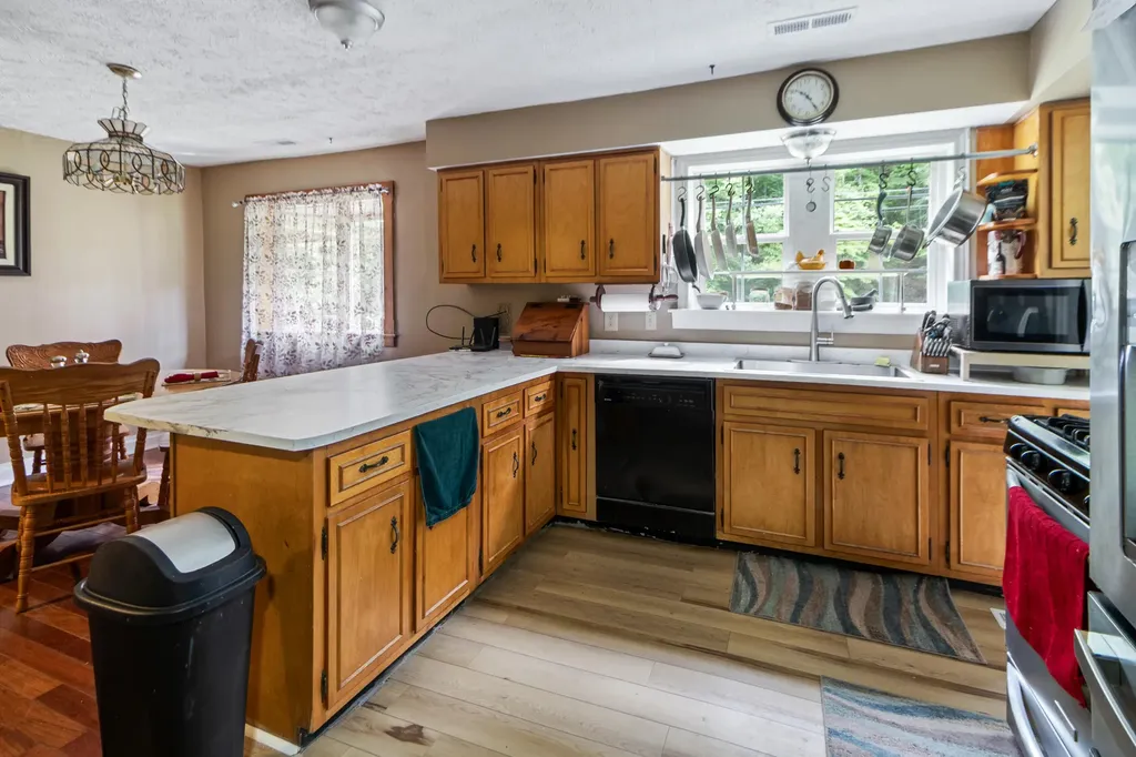 669 Whitaker Street Morehead KY 40351
