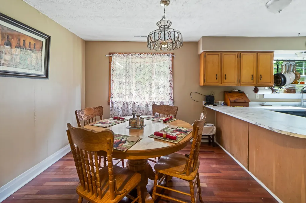 669 Whitaker Street Morehead KY 40351