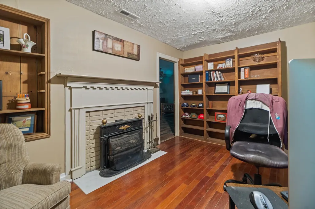 669 Whitaker Street Morehead KY 40351