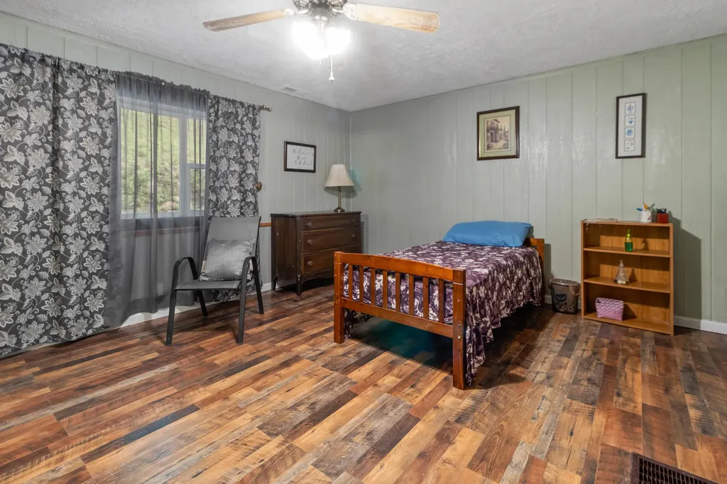 669 Whitaker Street Morehead KY 40351