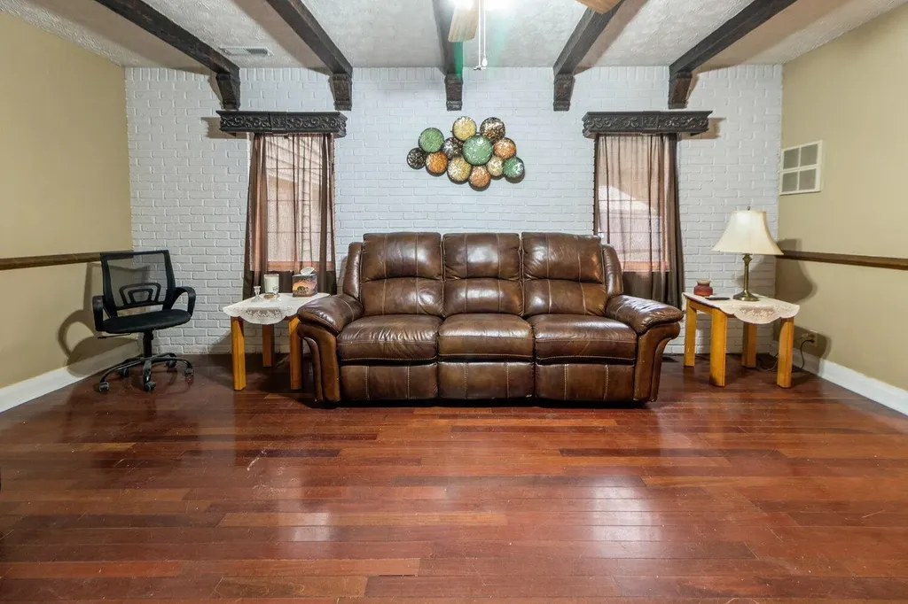 669 Whitaker Street Morehead KY 40351