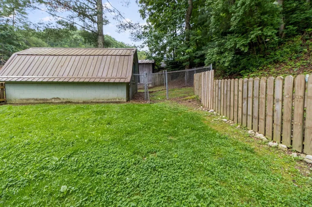 669 Whitaker Street Morehead KY 40351