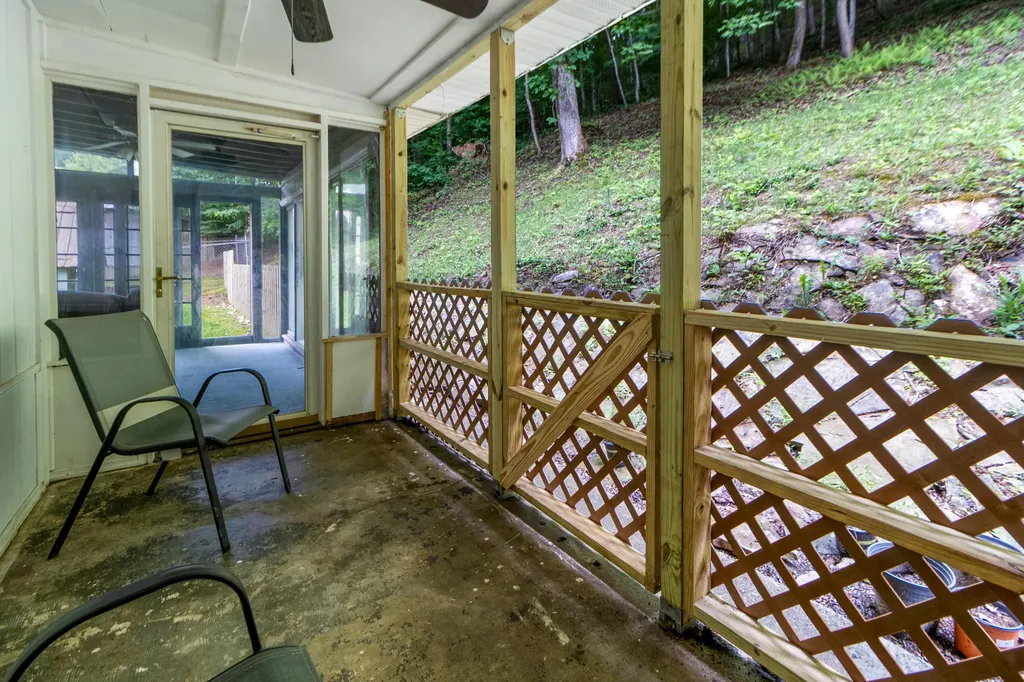 669 Whitaker Street Morehead KY 40351