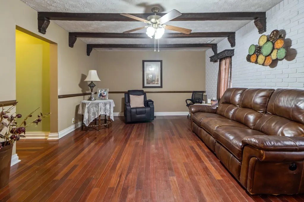 669 Whitaker Street Morehead KY 40351
