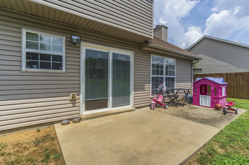 142 Irving Lane Georgetown KY 40324