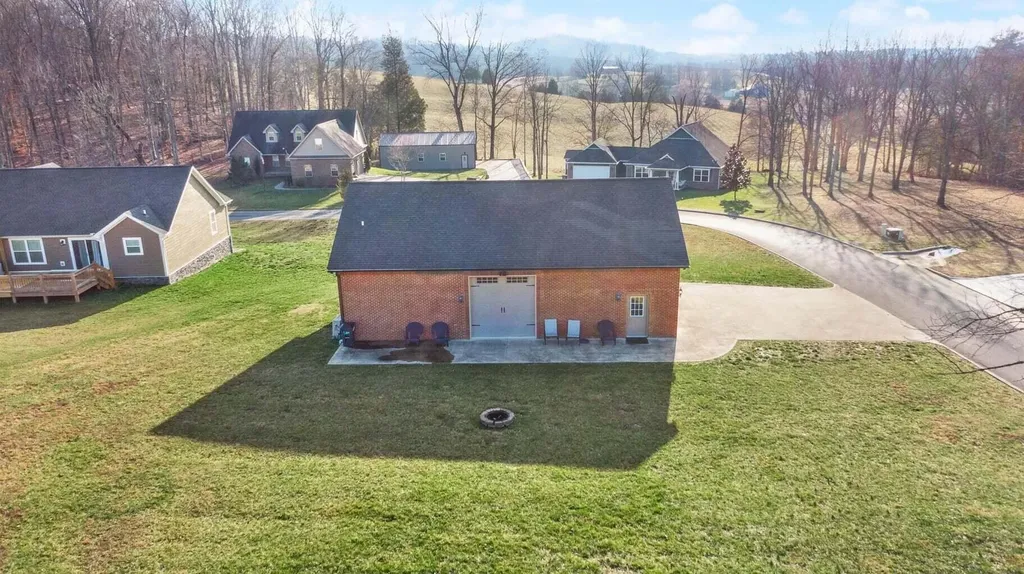 10 E Barrington Drive Somerset KY 42503