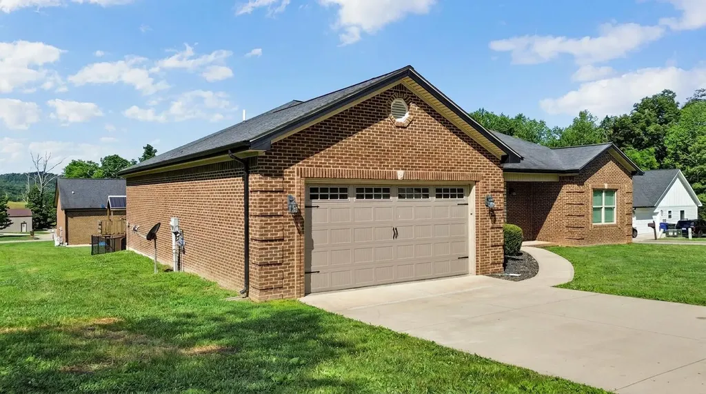 10 E Barrington Drive Somerset KY 42503