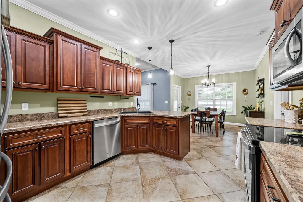 208 Andrew Drive Hopkinsville KY 42240