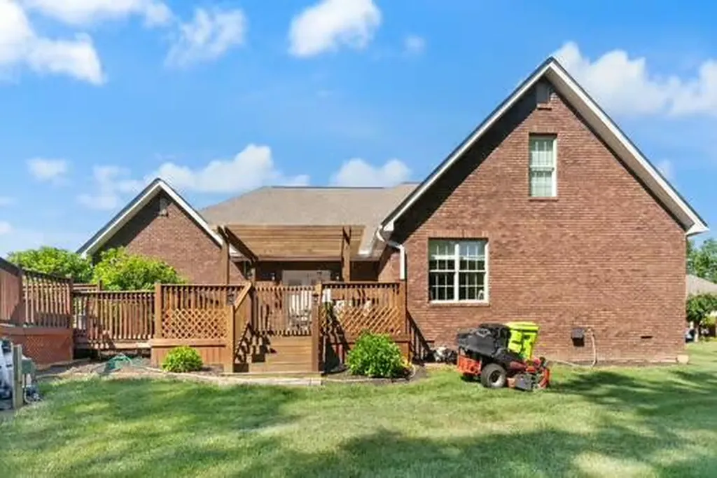 42 Deerfoot Drive London KY 40741