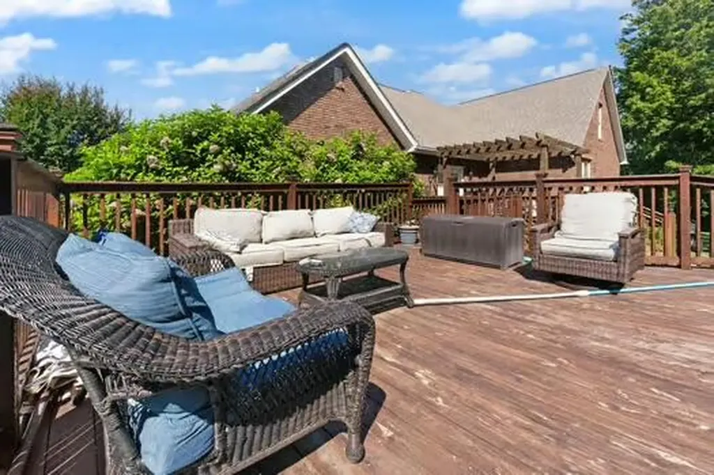 42 Deerfoot Drive London KY 40741