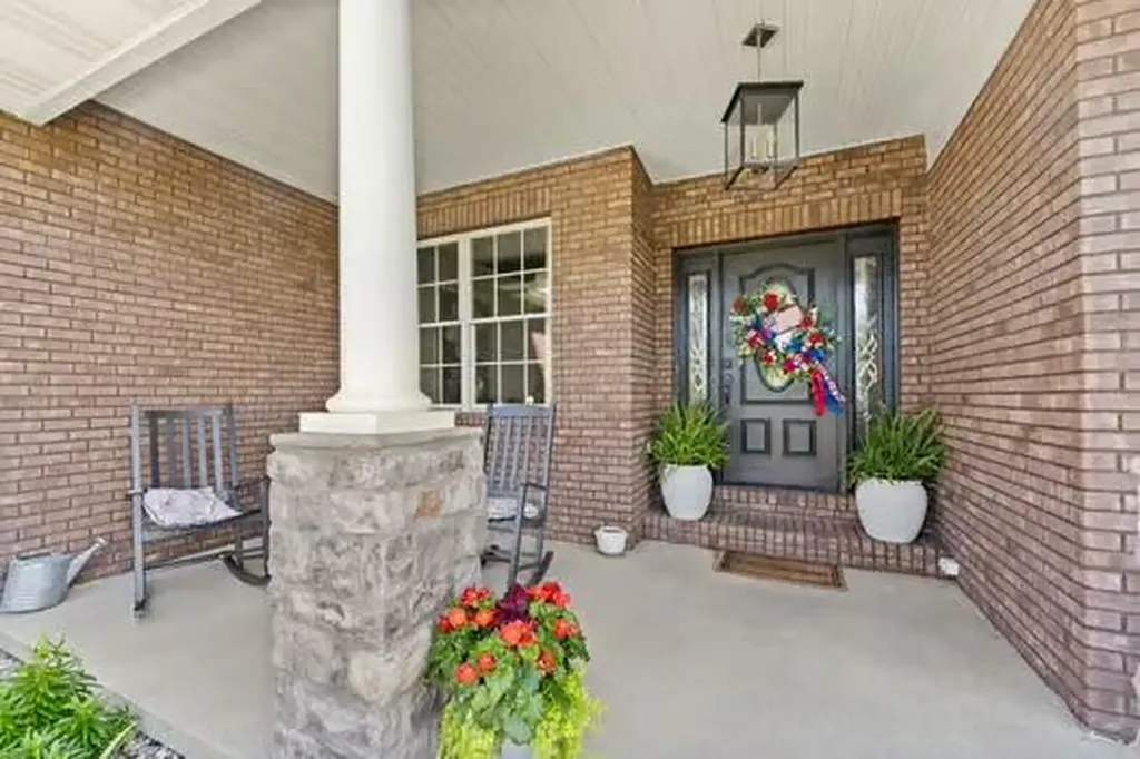42 Deerfoot Drive London KY 40741