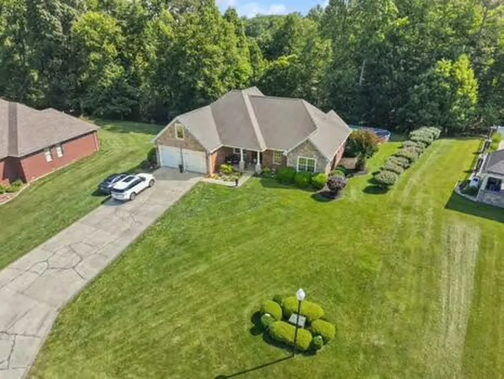 42 Deerfoot Drive London KY 40741