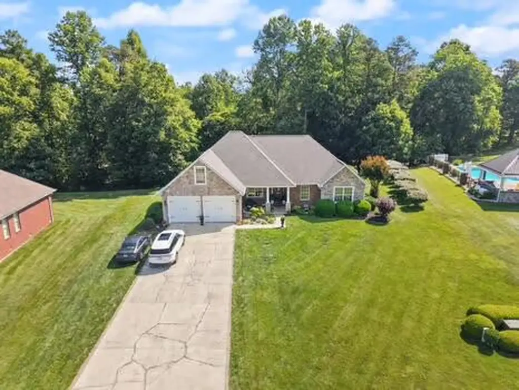 42 Deerfoot Drive London KY 40741