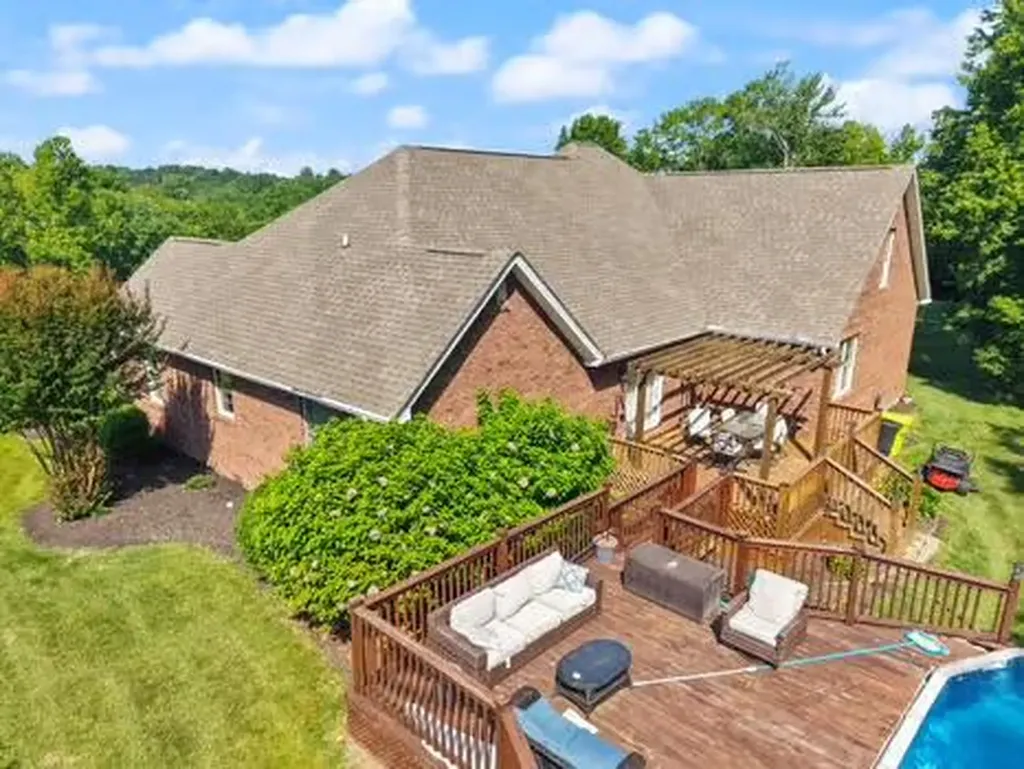 42 Deerfoot Drive London KY 40741