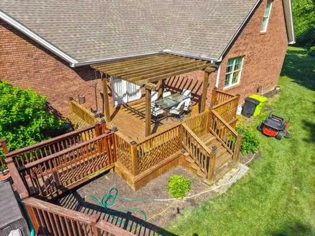 42 Deerfoot Drive London KY 40741