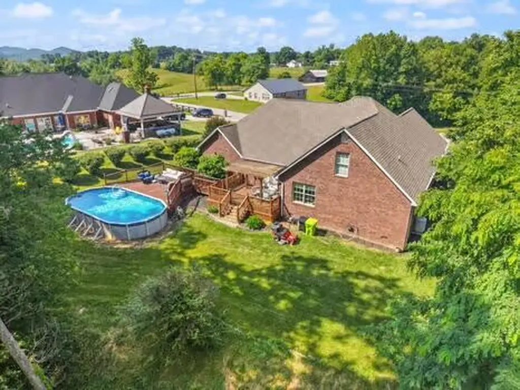 42 Deerfoot Drive London KY 40741