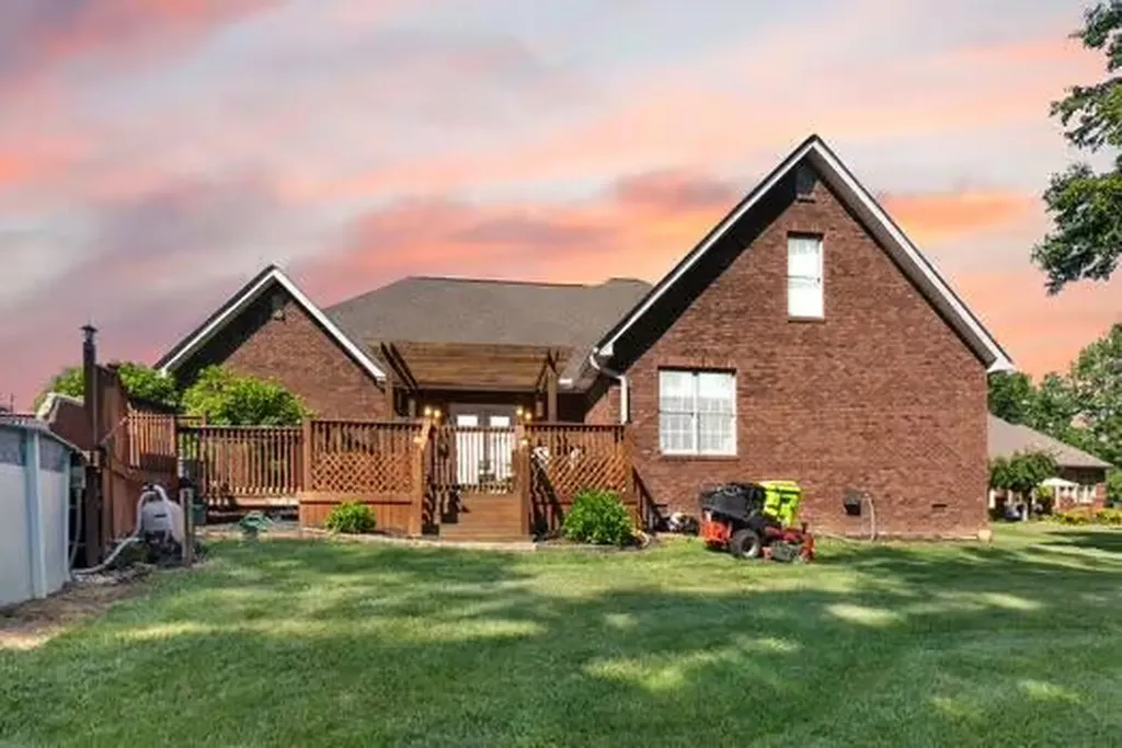 42 Deerfoot Drive London KY 40741