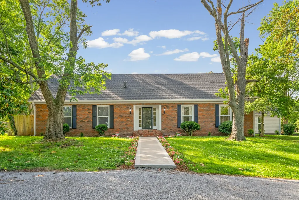 635 Country Club Lane Hopkinsville KY 42240