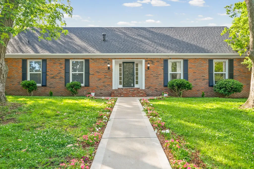 635 Country Club Lane Hopkinsville KY 42240