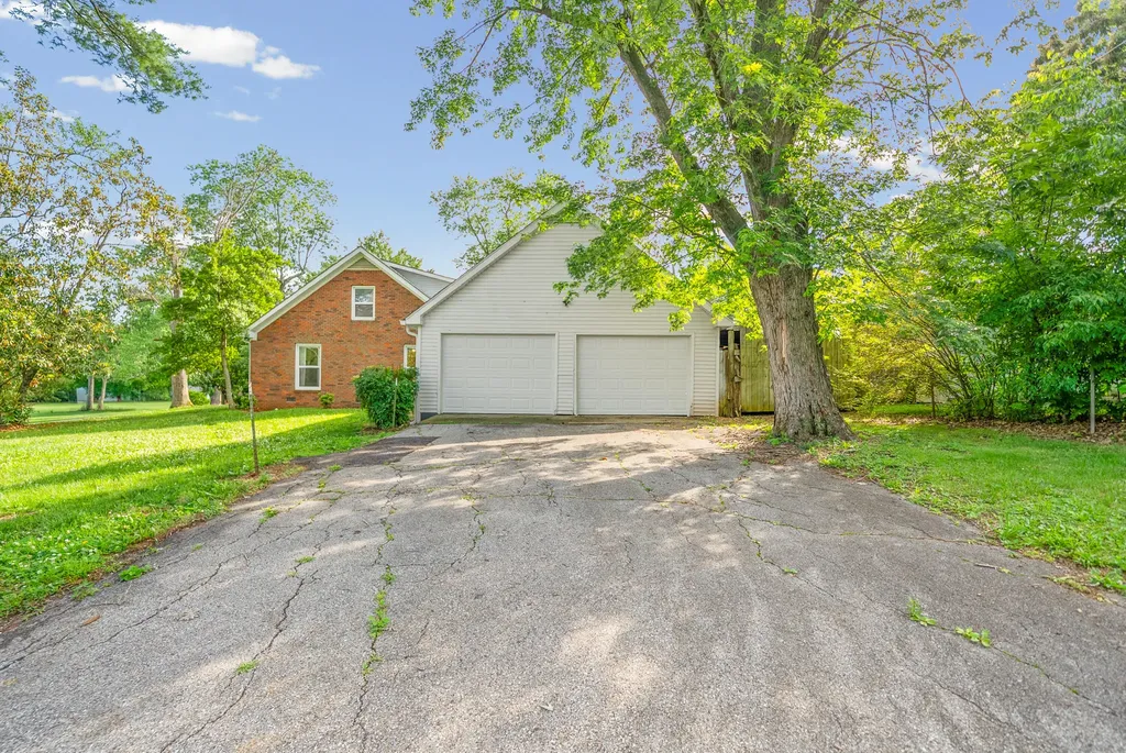 635 Country Club Lane Hopkinsville KY 42240