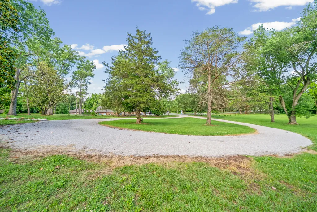 635 Country Club Lane Hopkinsville KY 42240