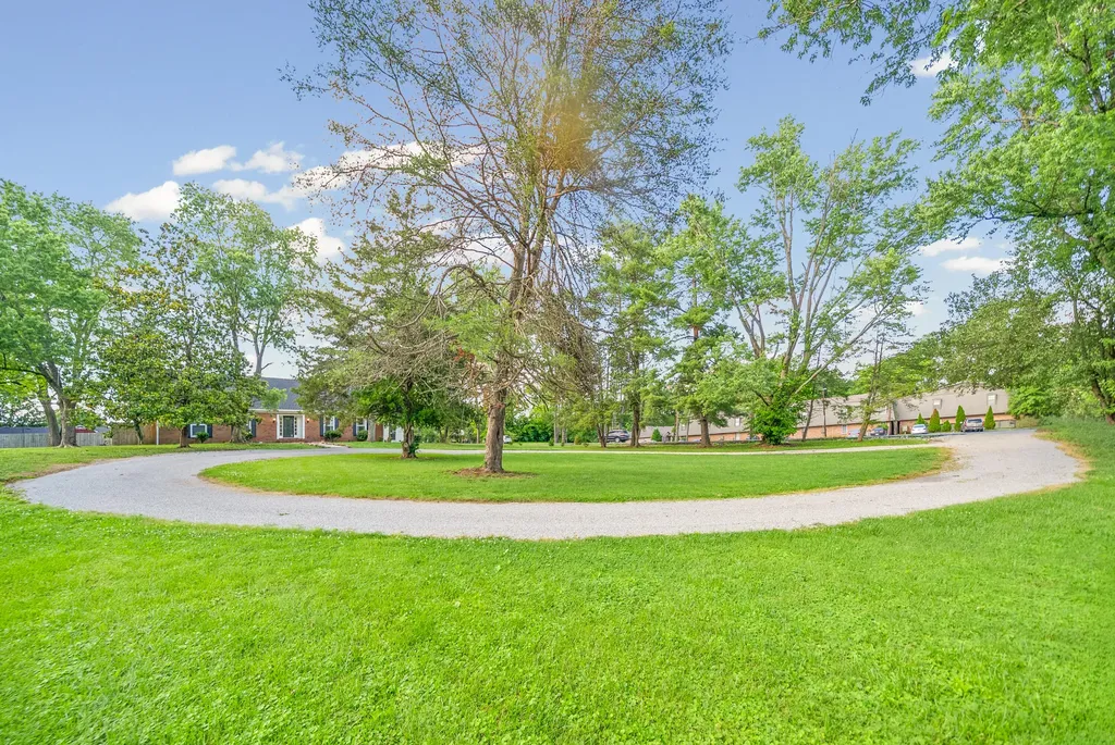 635 Country Club Lane Hopkinsville KY 42240