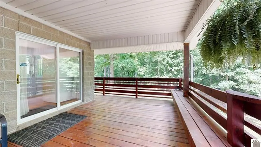 416 County Road 1126 A Benton KY 42025