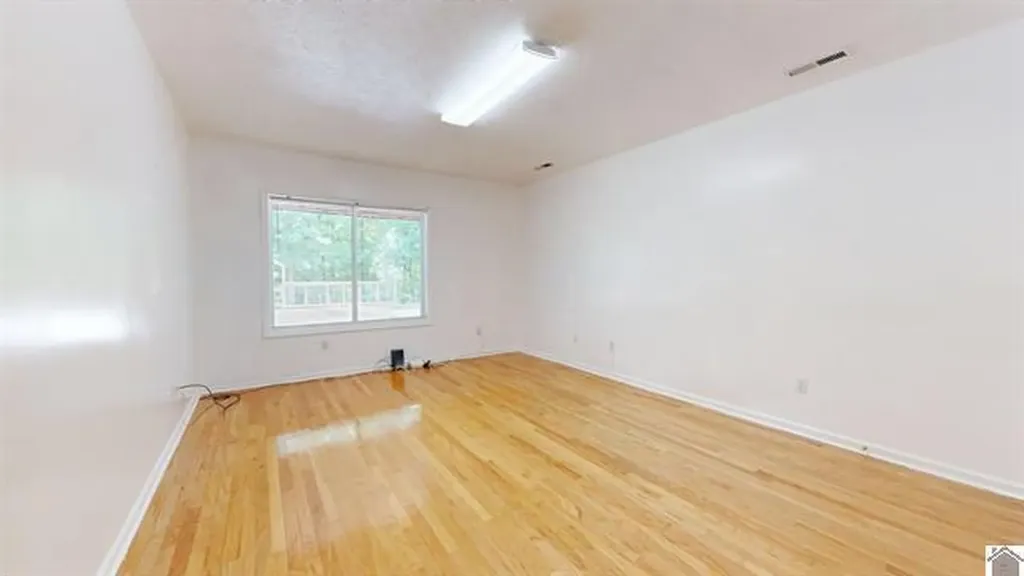 416 County Road 1126 A Benton KY 42025