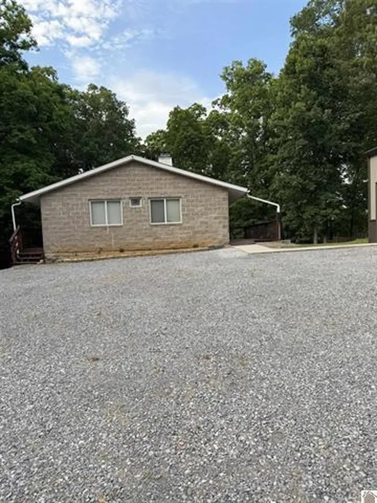 416 County Road 1126 A Benton KY 42025