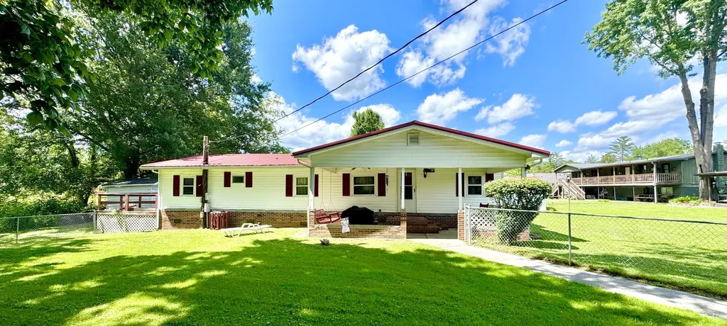 908 Manchester Avenue Middlesboro KY 40965