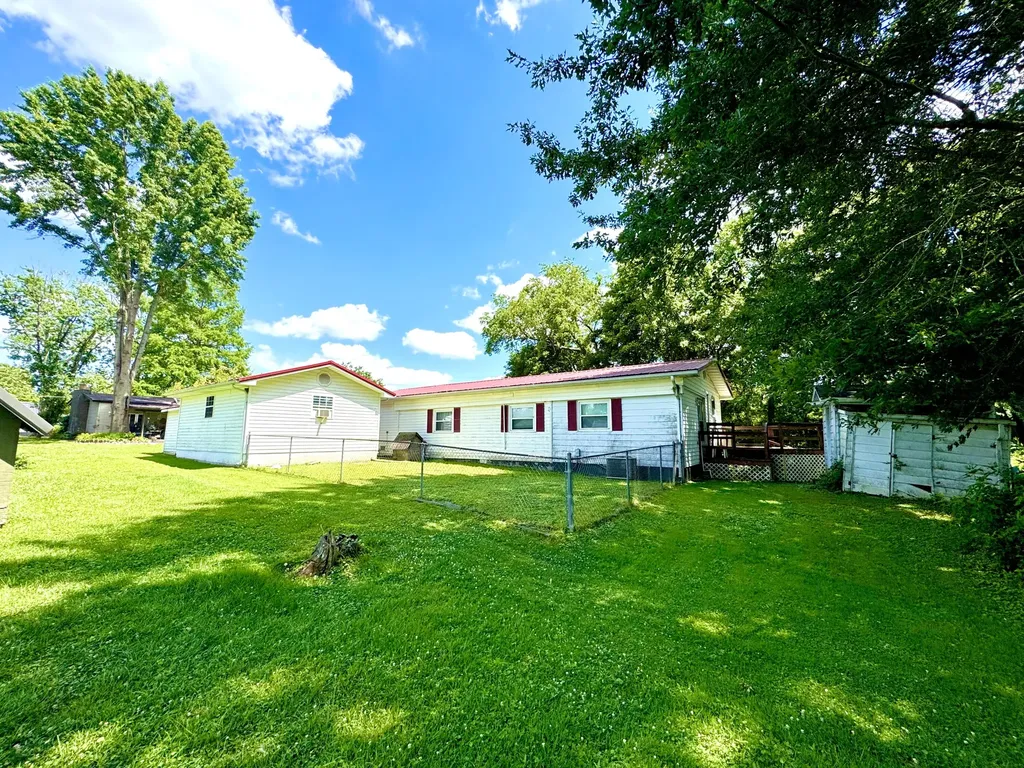 908 Manchester Avenue Middlesboro KY 40965