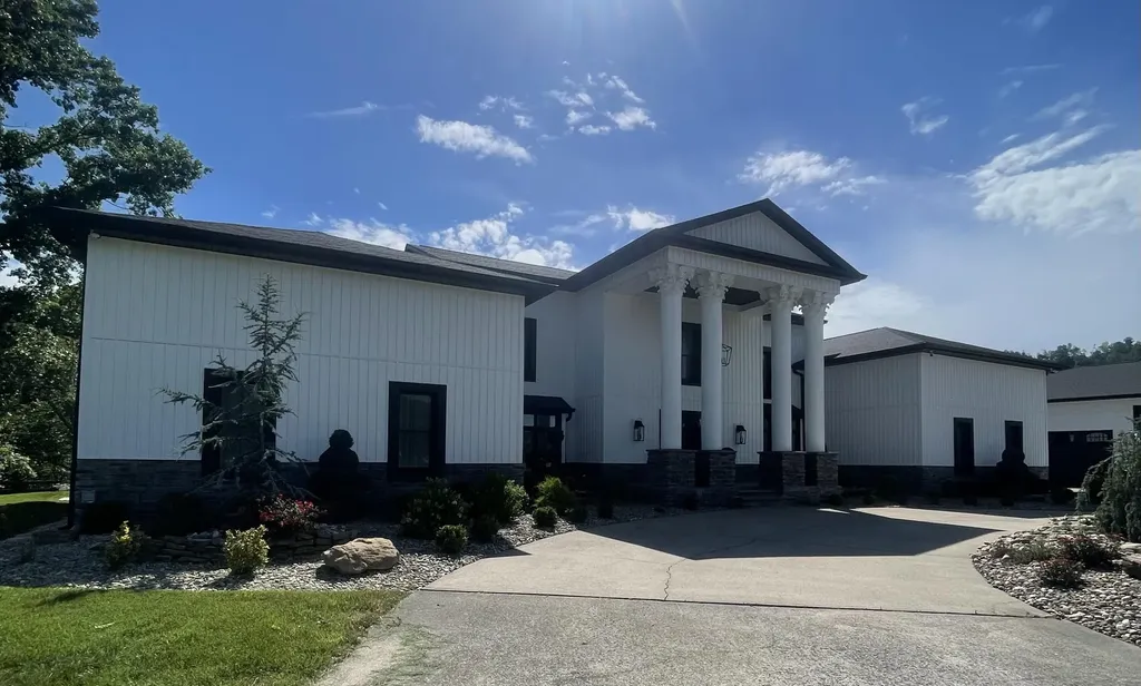 6606 S S Us Highway 25e Flat Lick KY 40935
