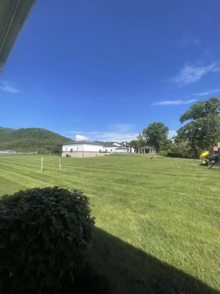 6606 S S Us Highway 25e Flat Lick KY 40935