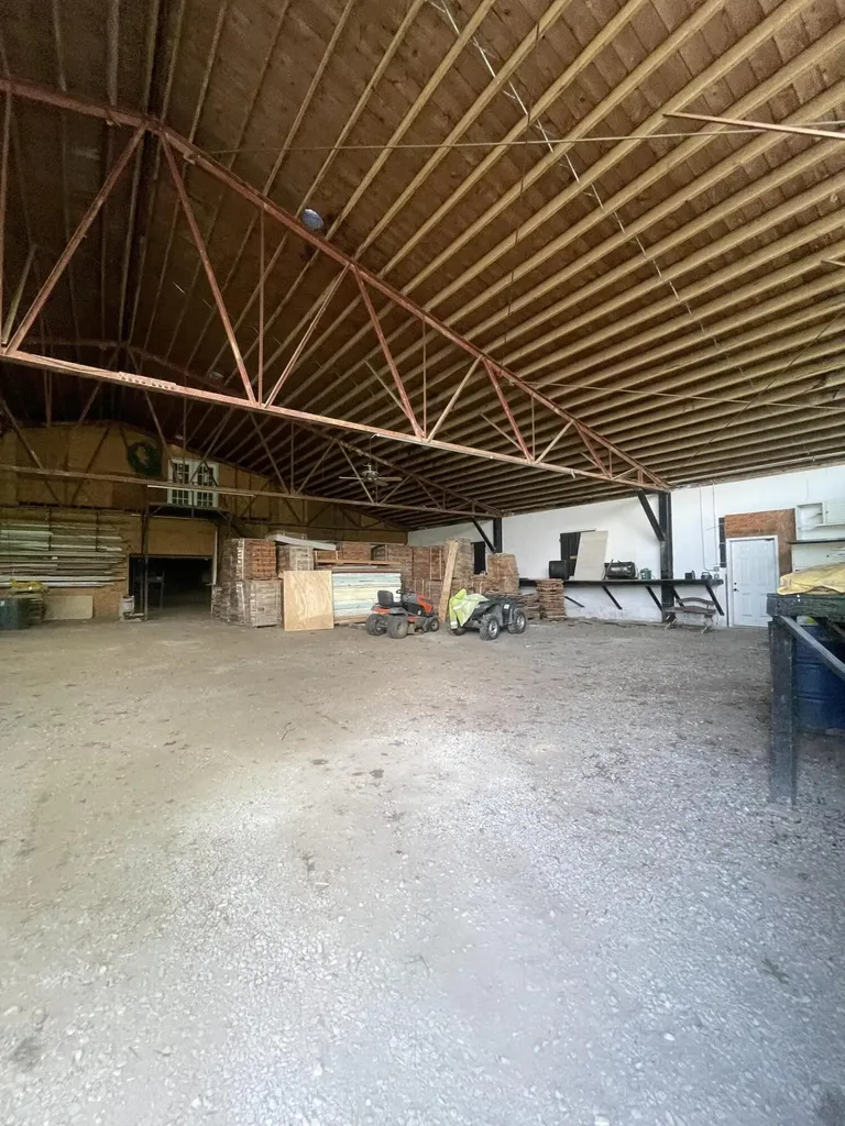 6606 S S Us Highway 25e Flat Lick KY 40935