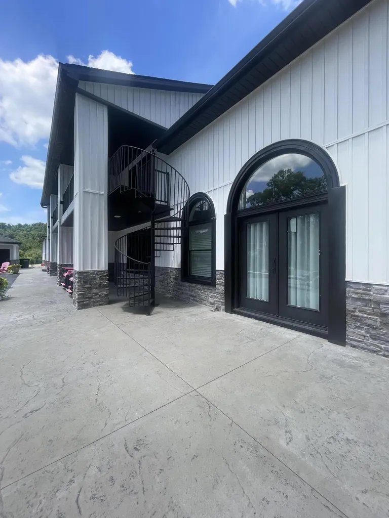 6606 S S Us Highway 25e Flat Lick KY 40935