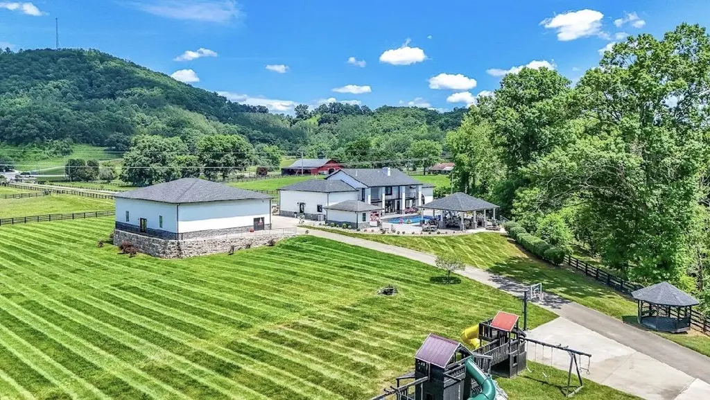 6606 S S Us Highway 25e Flat Lick KY 40935