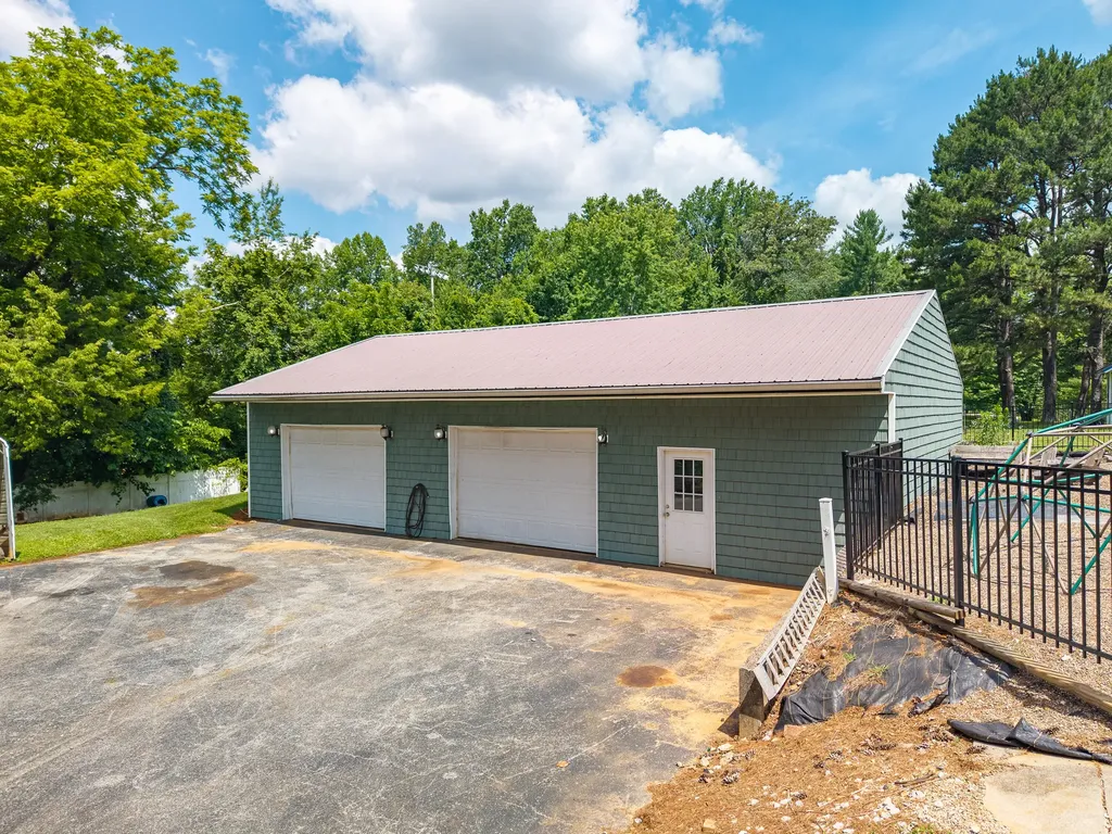 2003 Merlin Avenue Somerset KY 42503