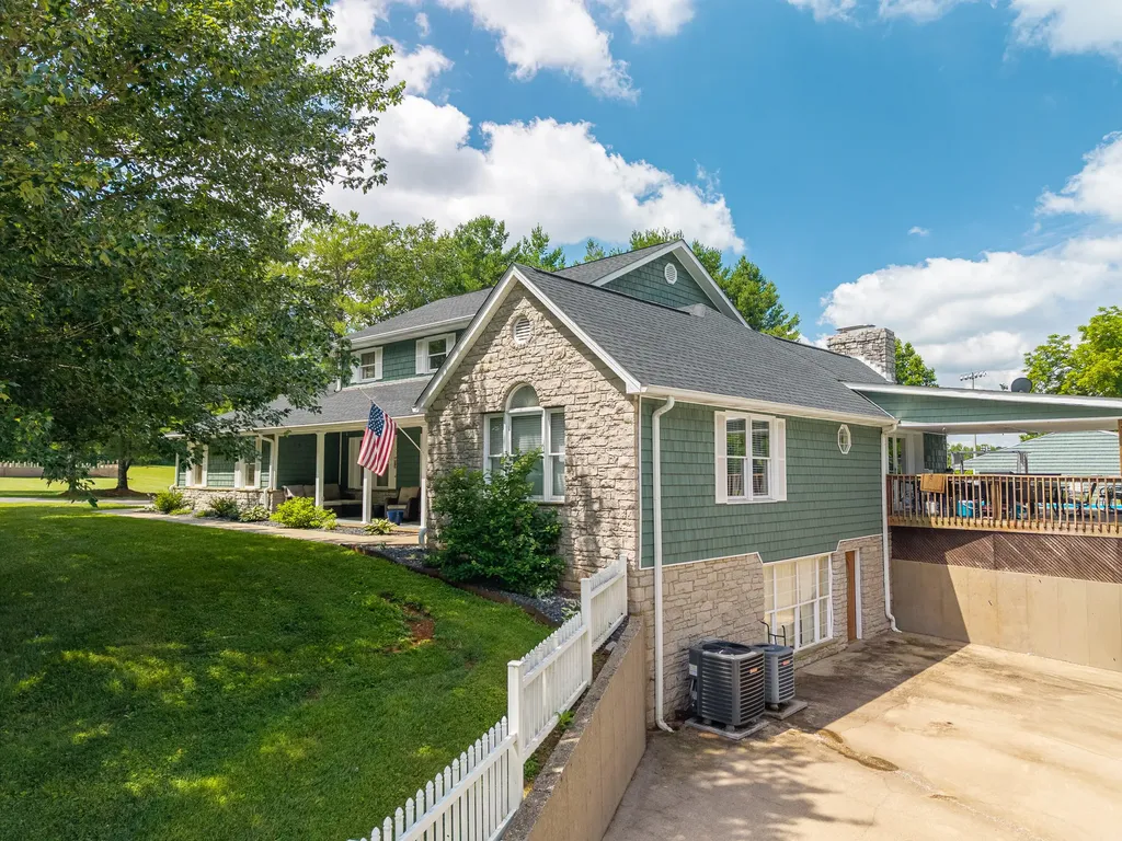 2003 Merlin Avenue Somerset KY 42503